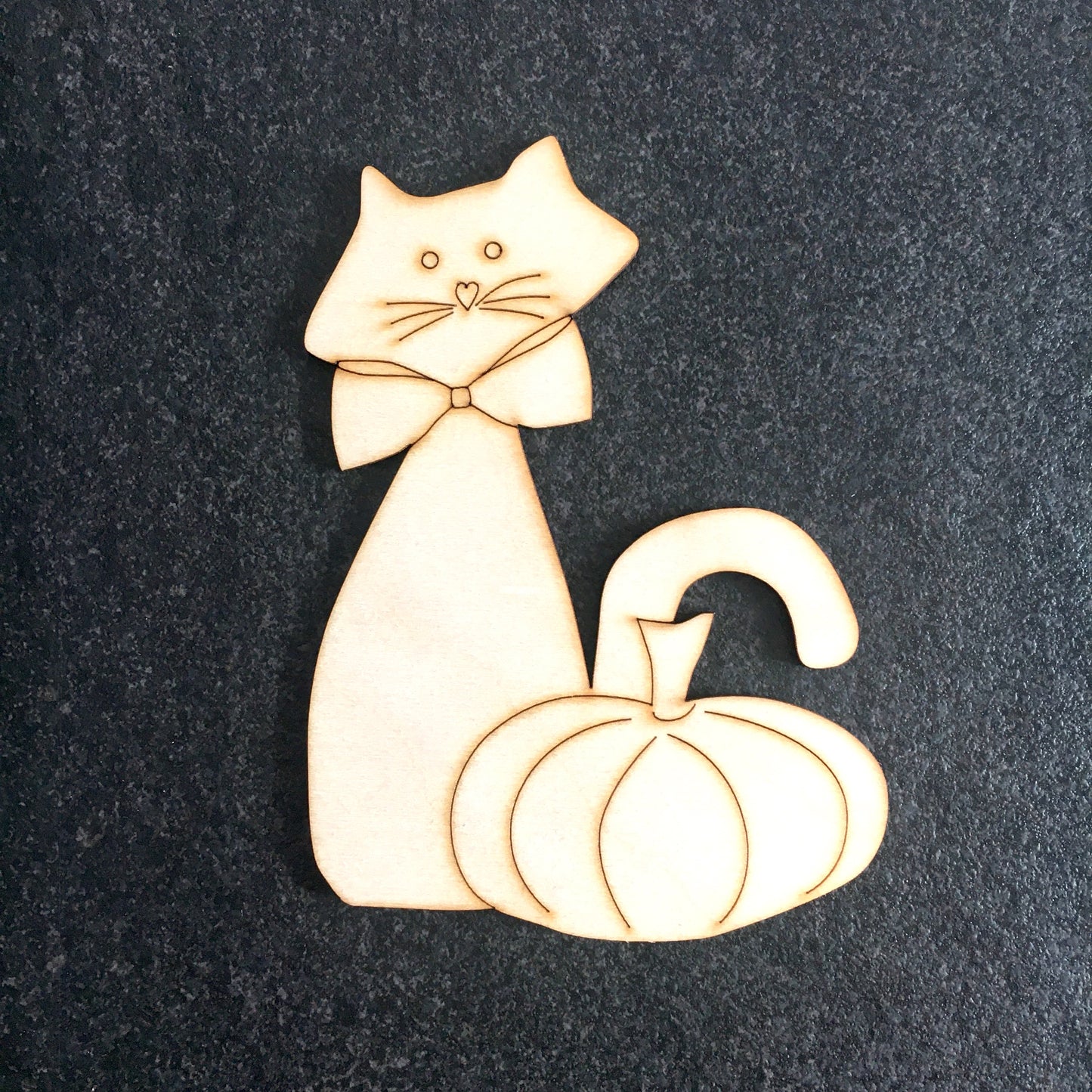 Halloweeni cica (15 cm-es)