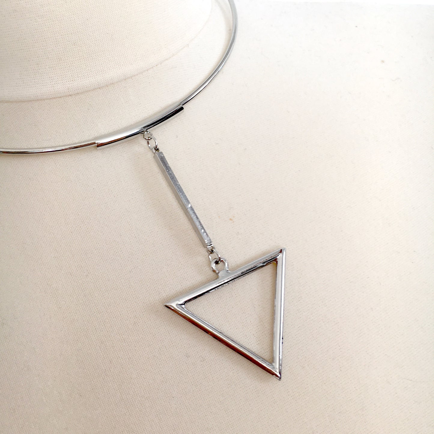 modern, háromszög nyaklánc